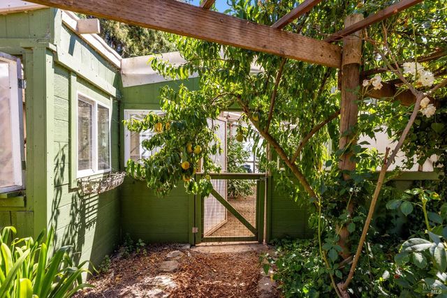 4038 E 3rd Ave, Napa, CA 94558