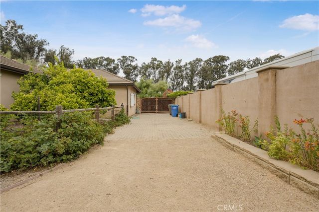 2555 Laurie Way, Arroyo Grande, CA 93420