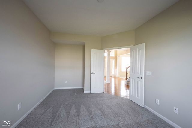 13086 Avon Cross Way, Fishers, IN 46037