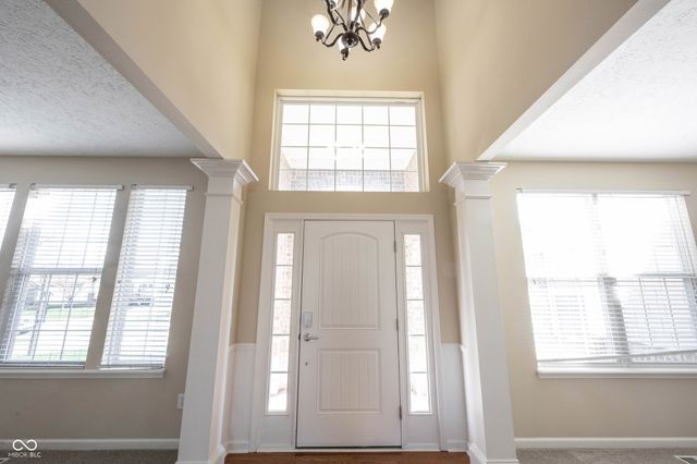 13086 Avon Cross Way, Fishers, IN 46037