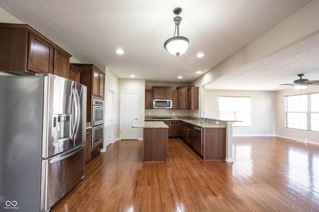 13086 Avon Cross Way, Fishers, IN 46037