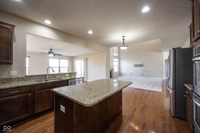 13086 Avon Cross Way, Fishers, IN 46037