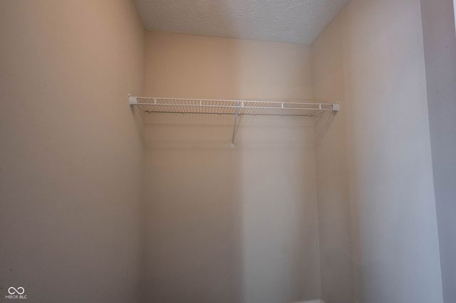 13086 Avon Cross Way, Fishers, IN 46037