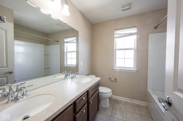 13086 Avon Cross Way, Fishers, IN 46037