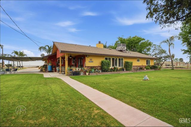 253 E McKee Road, Bakersfield, CA 93307