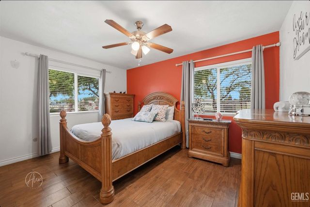 253 E McKee Road, Bakersfield, CA 93307