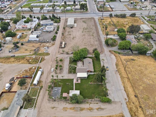 253 E McKee Road, Bakersfield, CA 93307
