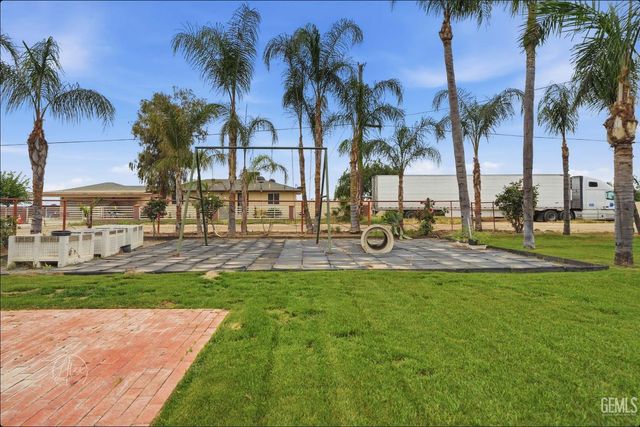 253 E McKee Road, Bakersfield, CA 93307