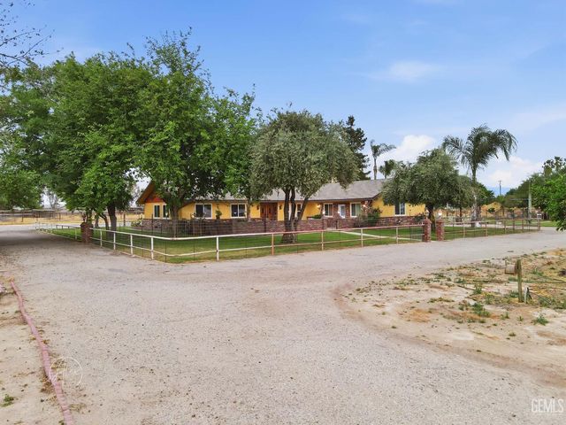 253 E McKee Road, Bakersfield, CA 93307