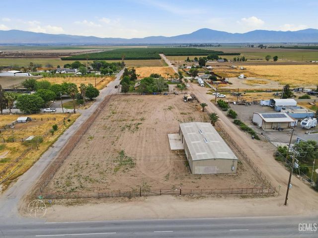 253 E McKee Road, Bakersfield, CA 93307