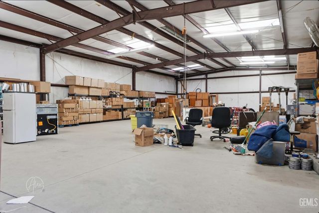 253 E McKee Road, Bakersfield, CA 93307