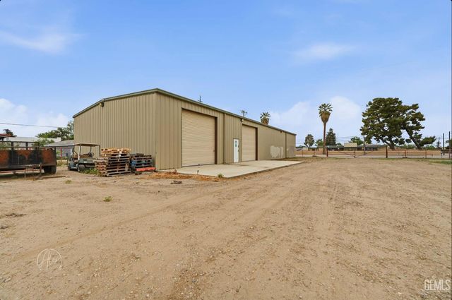 253 E McKee Road, Bakersfield, CA 93307