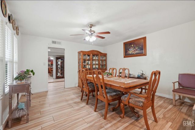 253 E McKee Road, Bakersfield, CA 93307