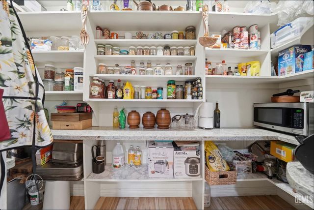 253 E McKee Road, Bakersfield, CA 93307