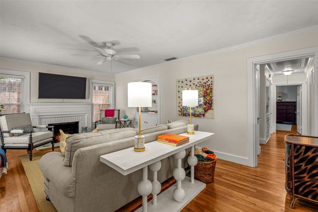 5329 Pershing Avenue, Fort Worth, TX 76107