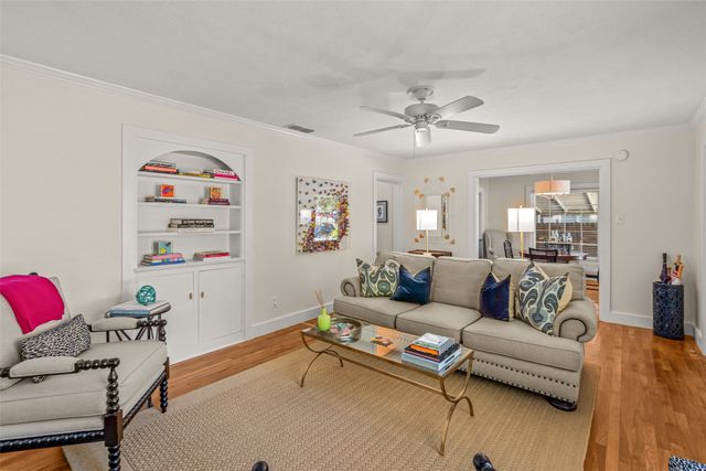 5329 Pershing Avenue, Fort Worth, TX 76107