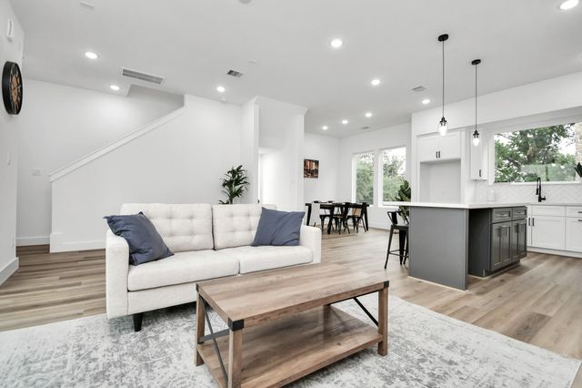 4804 Elysian Street D, Houston, TX 77009