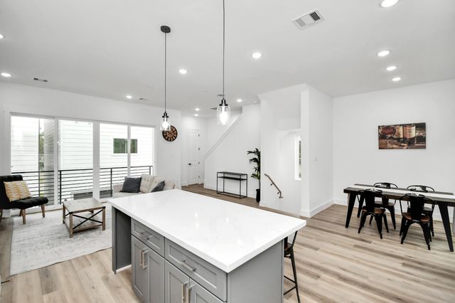 4804 Elysian Street D, Houston, TX 77009