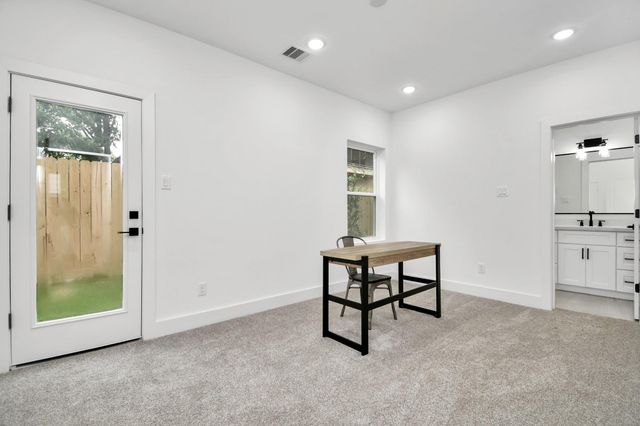 4804 Elysian Street D, Houston, TX 77009