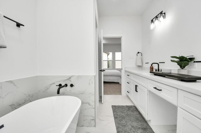 4804 Elysian Street D, Houston, TX 77009