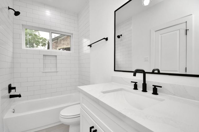 4804 Elysian Street D, Houston, TX 77009