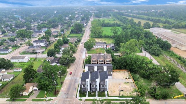 4804 Elysian Street D, Houston, TX 77009