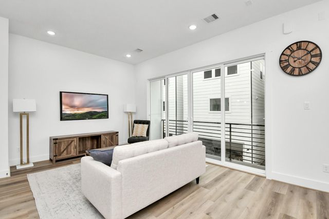 4804 Elysian Street D, Houston, TX 77009