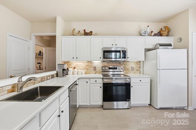 8045 Marie Roget Way, Charlotte, NC 28277