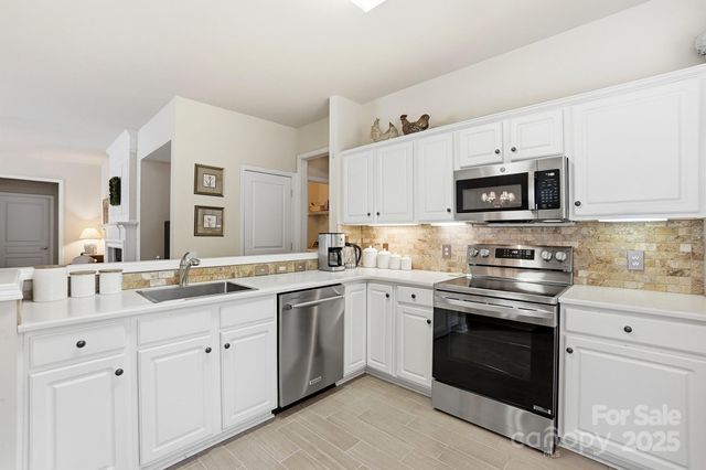 8045 Marie Roget Way, Charlotte, NC 28277