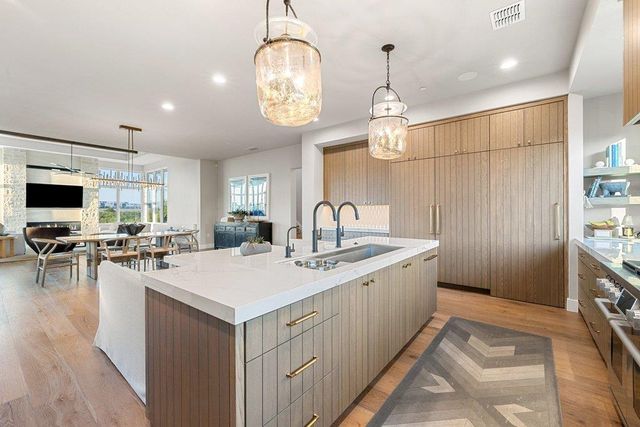 6404 Madrone Tree LN, Austin, TX 78738