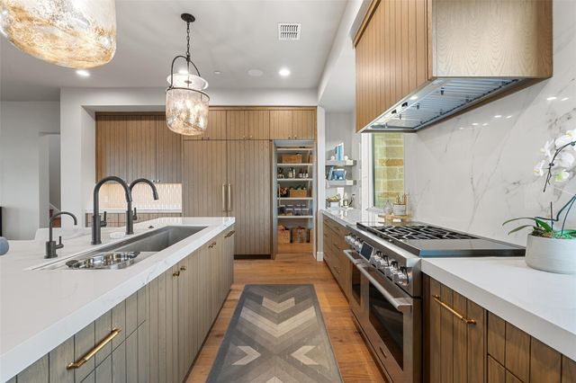 6404 Madrone Tree LN, Austin, TX 78738