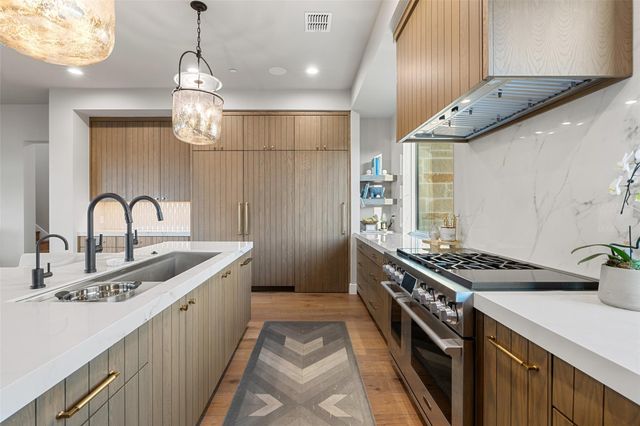 6404 Madrone Tree LN, Austin, TX 78738