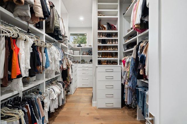 6404 Madrone Tree LN, Austin, TX 78738