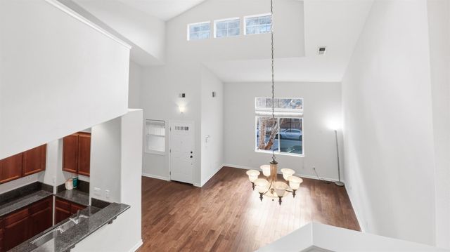 1219 Q St, Sacramento, CA 95811