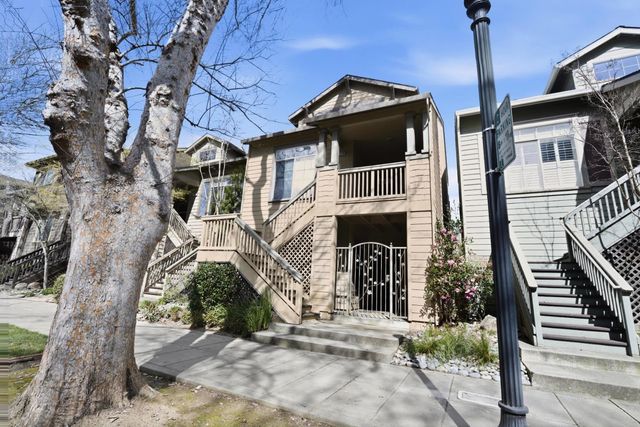 1219 Q St, Sacramento, CA 95811