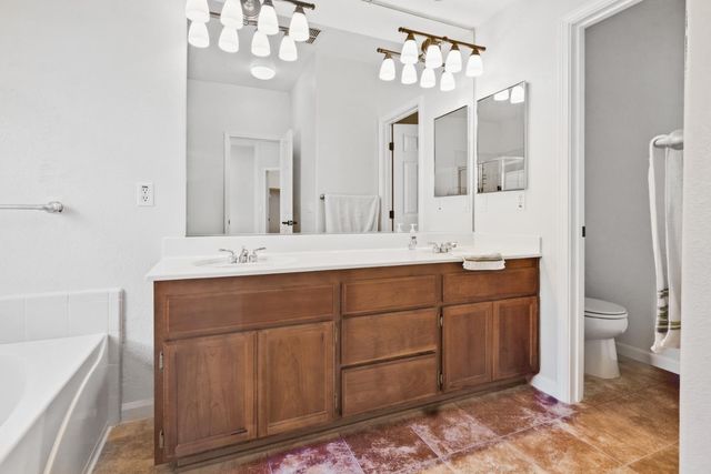 1219 Q St, Sacramento, CA 95811