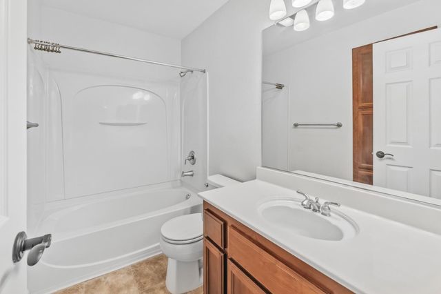 1219 Q St, Sacramento, CA 95811