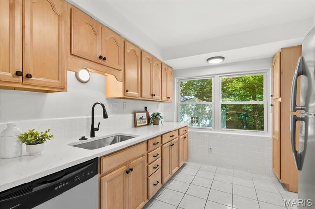 63 Turf Court, Webster Groves, MO 63119