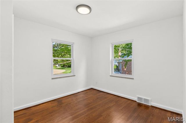 63 Turf Court, Webster Groves, MO 63119