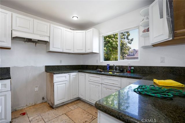 135 E 60th Street, Los Angeles, CA 90003
