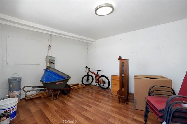 135 E 60th Street, Los Angeles, CA 90003