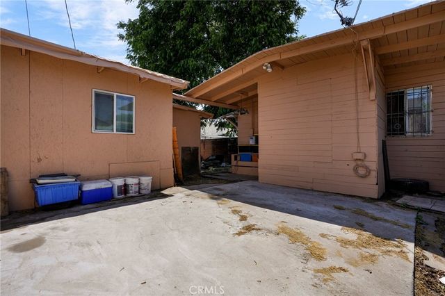 135 E 60th Street, Los Angeles, CA 90003