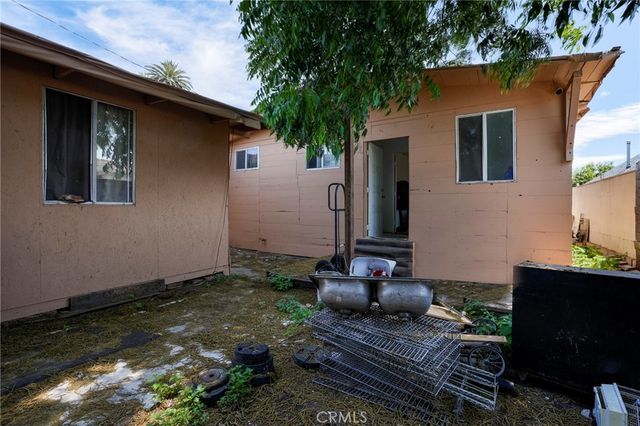 135 E 60th Street, Los Angeles, CA 90003