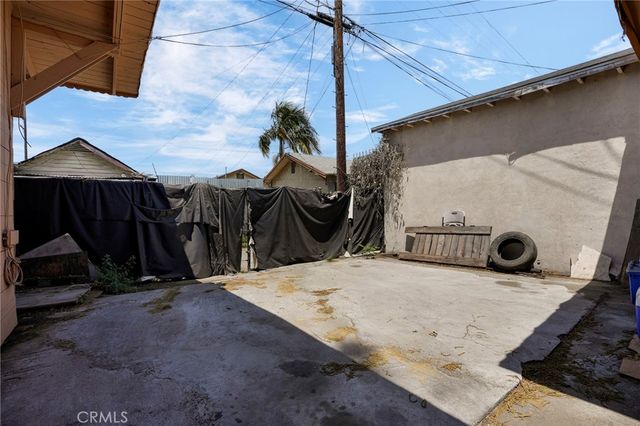 135 E 60th Street, Los Angeles, CA 90003