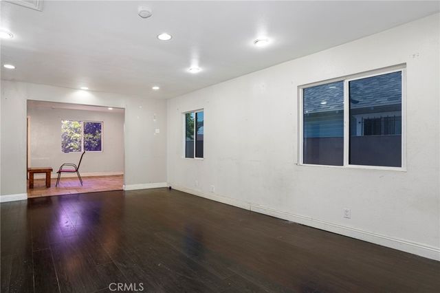 135 E 60th Street, Los Angeles, CA 90003