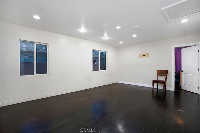 135 E 60th Street, Los Angeles, CA 90003