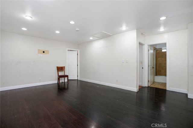 135 E 60th Street, Los Angeles, CA 90003