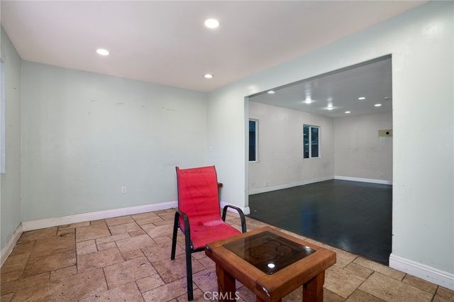 135 E 60th Street, Los Angeles, CA 90003