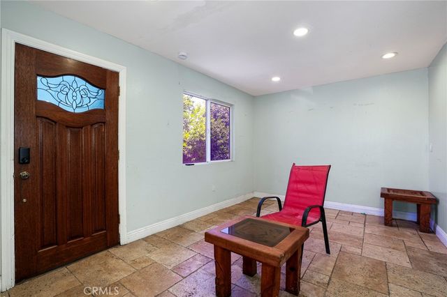 135 E 60th Street, Los Angeles, CA 90003