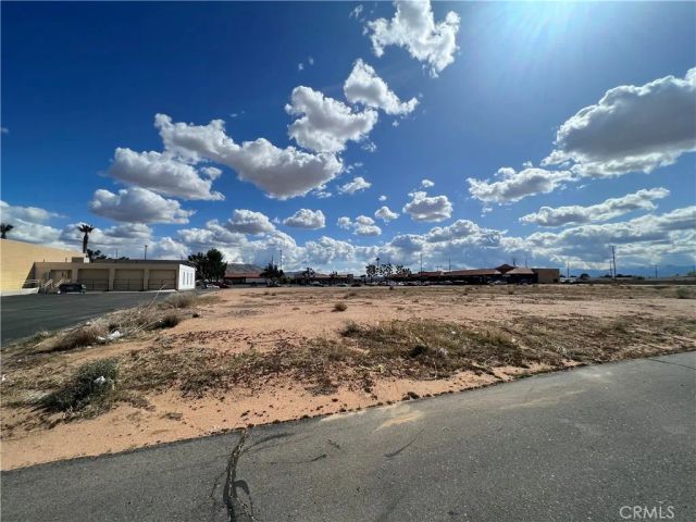 21650 Bear Valley, Apple Valley, CA 92308